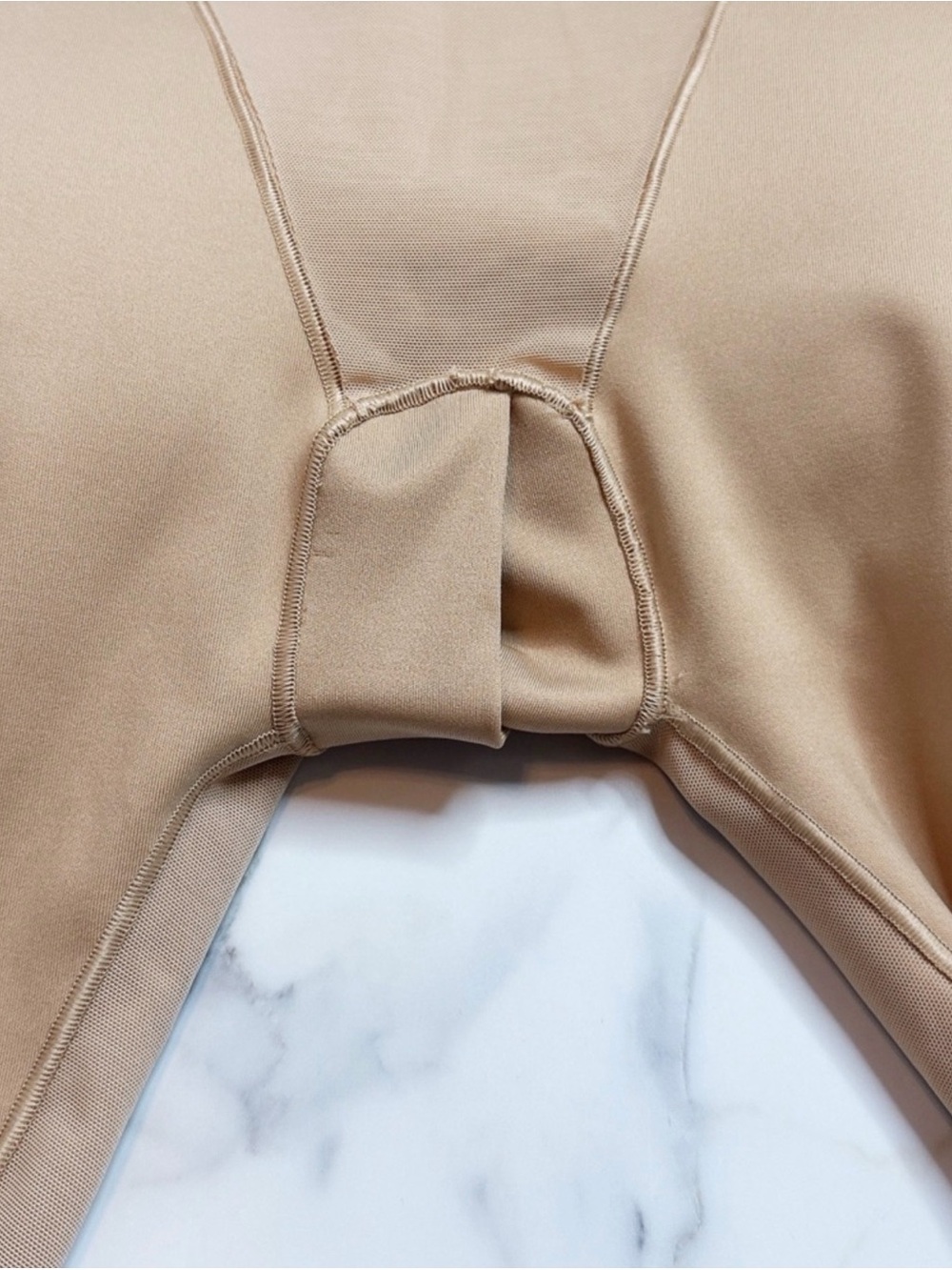 SKIMS Sculpting Nude Underwire Bodyslip - Picture 5 of 7